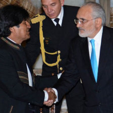 ENCUENTRO. El presidente Evo Morales y el ex presidente Carlos Mesa, en una reunin reciente.