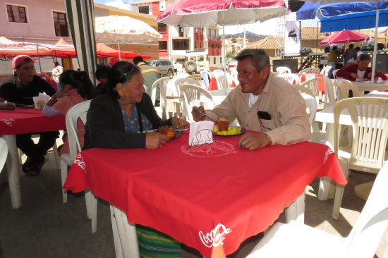 FERIA GASTRONMICA. La poblacin sucrense asisti a degustar el tradicional mondongo.