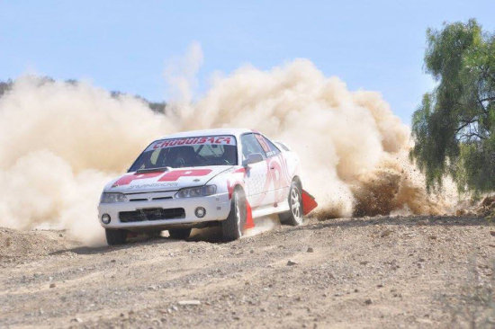 El piloto chuquisaqueo Jos Luis Prez ratific su buen manejo en la competencia de Rally Lago Sagrado, que le permiti alcanzar por primera vez el ttulo nacional en su categora.