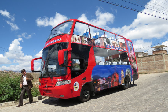 SERVICIO. El bus panormico apoyar en la interaccin de Turismo con la sociedad.