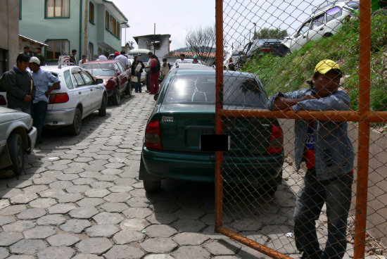 ATROPELLO. Un peatn que cruzaba la calle Julio Villa falleci al ser atropellado.