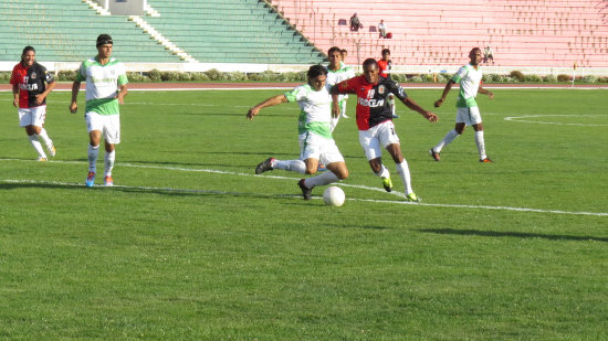 El equipo cementero empat en casa en su debut del Nacional B.