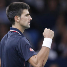 Djokovic (a) y Raonic jugarn la final hoy, en Bercy.