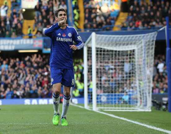 El brasileo Oscar marc un gol para el triunfo del Chelsea.