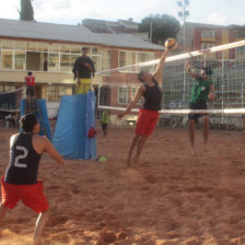 Ayer se disput la primera jornada del clasificatorio local, en las canchas de arena de la zona de Garcilazo.