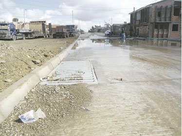 AVENIDA. El agua no se escurre.