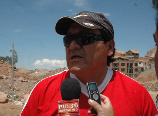 Dulfredo Snchez es el entrenador del seleccionado chuquisaqueo.