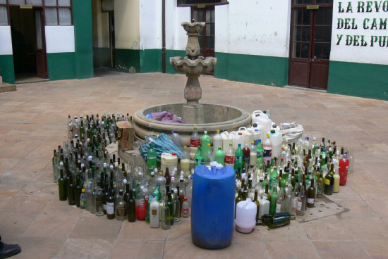 AVENIDAS. Los bebedores acuden a los lugares abiertos para consumir bebidas alcohlicas sin control.