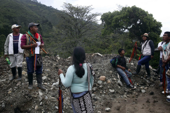 TENSIN. Un lder indgena habla sobre el comunicado de las FARC.