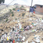 CONTAMINACIN. Muchos vecinos del barrio Artemio Camargo tiran su basura en los terrenos valdos generando molestia de otros vecinos que viven en el entorno.