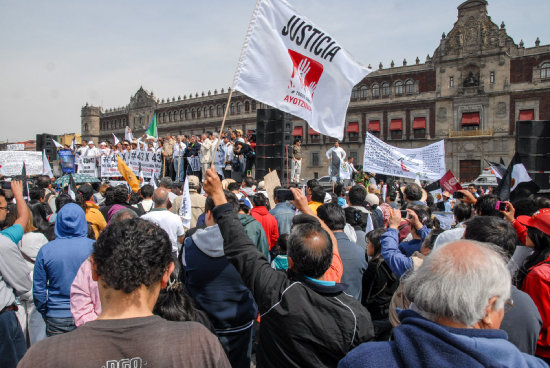 PROTESTA.Manifestantes piden crear un movimiento social por los desaparecidos.