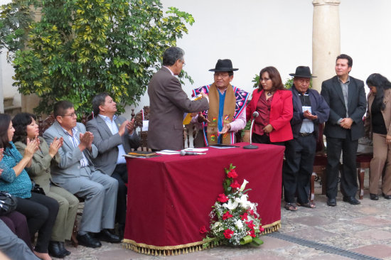 ACTO. El Concejo Municipal recibi ayer la sentencia constitucional en la Casa de la Libertad.