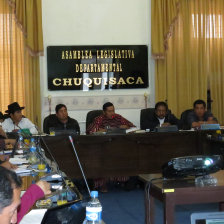 VOTACIN. El momento en el que el pleno de la Asamblea Legislativa Departamental de Chuquisaca aprueba la adecuacin del Estatuto.