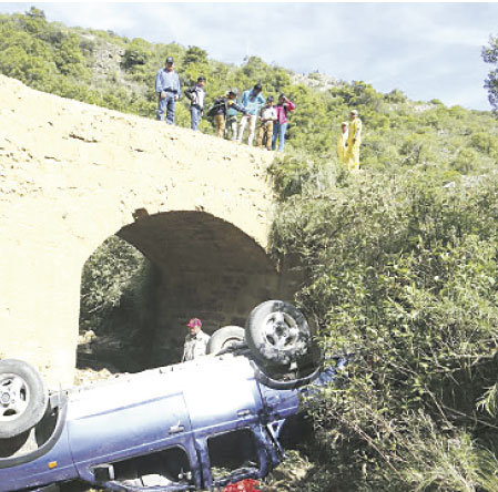 ACCIDENTE. Camioneta se volc.