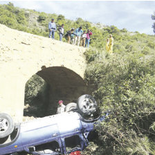 ACCIDENTE. Camioneta se volc.