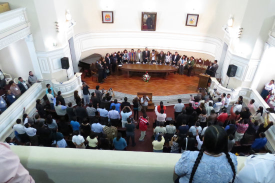 ENCUENTRO. La ceremonia de inauguracin del IV Encuentro de Gobiernos Autnomos Municipales de Bolivia, en el Paraninfo Universitario, que no alcanz para albergar a todos los invitados.