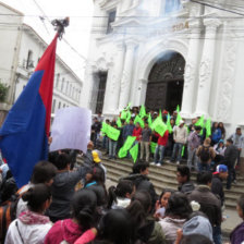 AGRESIONES. Nuevamente la presin afect la jornada de trabajo en la Universidad y la ciudad.