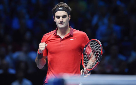 Federer celebra uno de los puntos a su favor ante Wawrinka.