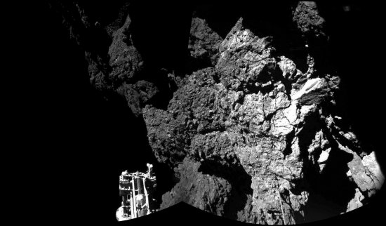 ASTEROIDE. Una vista parcial del aterrizaje en la superficie del cometa 67/P Churyumov-Gerasimenko tomada por el Philae mientras aterrizaba.