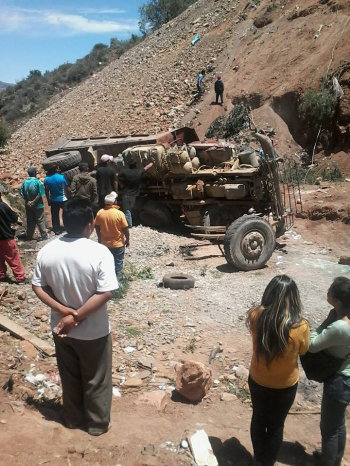 RESCATE. Este es uno de los accidentes ocurridos el fin de semana en Sucre.