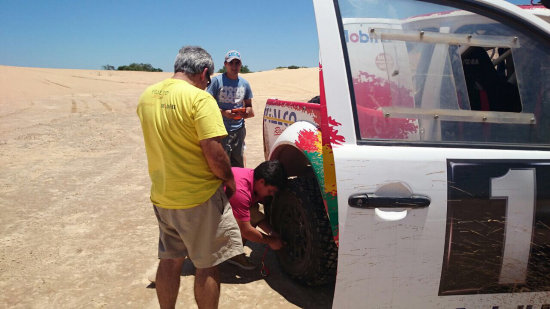 Careaga se subi al blido de Bulacia en las arenas de Santa Cruz.