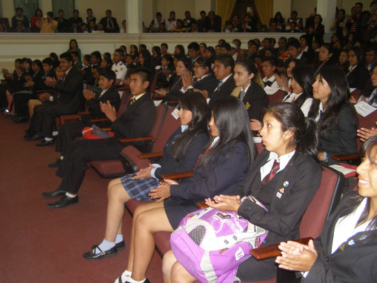 RECONOCIMIENTO. Alumnos en el Paraninfo.