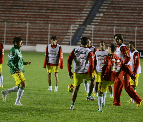 La seleccin boliviana sostuvo ayer su ltima prctica antes de enfrentar esta noche a la Vinotinto.