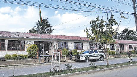 POLICA. Investiga a colegiales por insultos.