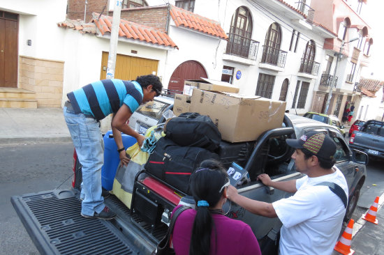 Logstica. Las brigadas mviles del SEREC terminaron de salir a provincias, ayer por la tarde.