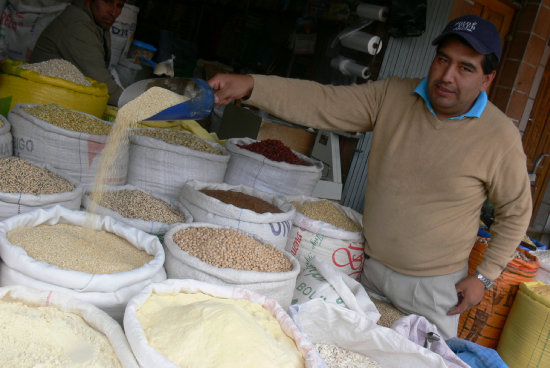 PRODUCCIN. La quinua real es uno de los productos ms caros en el mercado interno.