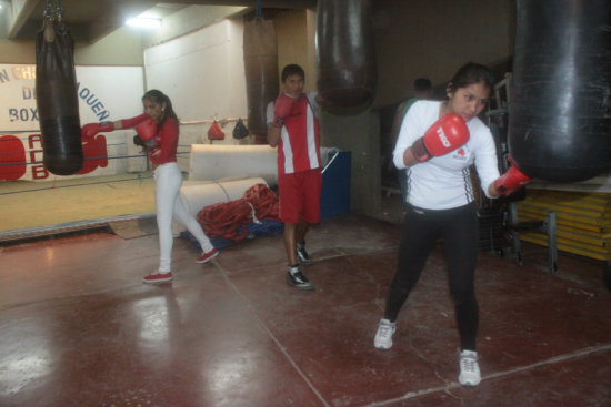 Los pugilistas chuquisaqueos sostuvieron anoche su ltimo entrenamiento antes del Nacional de Boxeo.