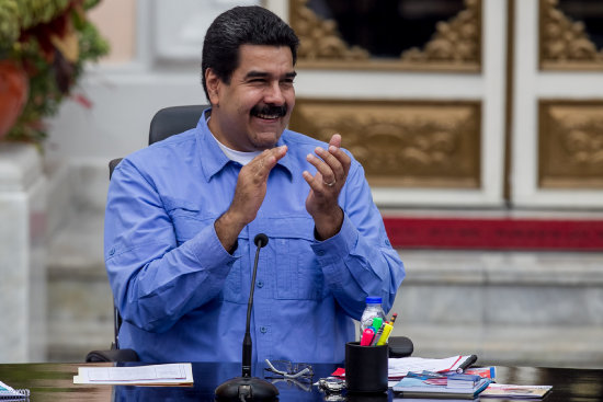 APROBACIN. Nicols Maduro aplaude durante la presentacin de sus leyes.