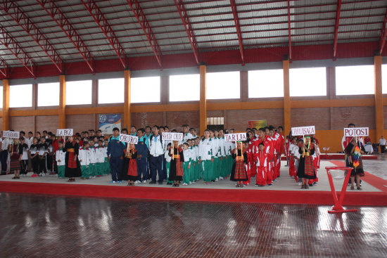 Una toma general del acto inaugural de ayer, en el Poligimnasio.