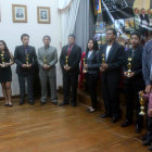 Los deportistas celebran con sus premios durante el acto de condecoracin de anoche.