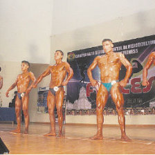 Un pasado campeonato local de fisicoculturismo.