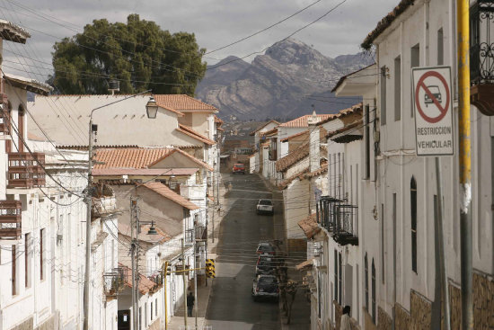 CORTE. Los clientes del centro de la ciudad se vieron perjudicados por falta de energa elctrica.