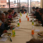 CONFRATERNIZACIN. Los adultos mayores compartieron ayer un almuerzo.