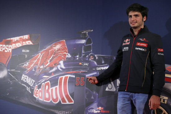 Carlos Sainz, nuevo piloto de Frmula Uno, durante la rueda de prensa ofrecida ayer, en Madrid.