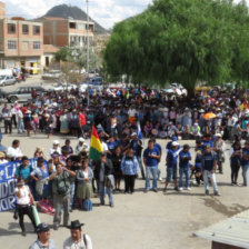 CABILDO. Representantes de campesinos y otros sectores afines al MAS se reunieron en la plazuela Toms Katari.