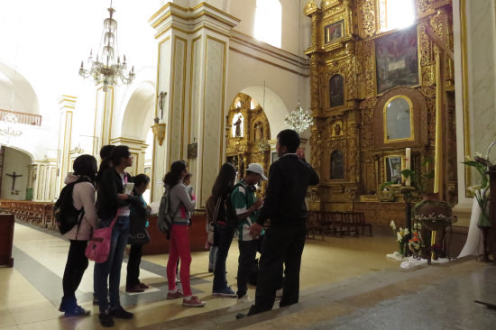 ACCESO. El templo estar abierto al pblico.