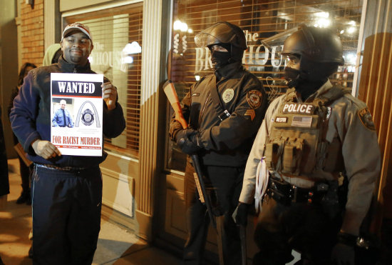 PROTESTAS. El caso desat una ola de protestas en la ciudad de Ferguson, Misuri.