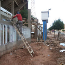 OBRAS. La Gobernacin, a travs de una empresa constructora, ejecuta la ampliacin del Estadio Patria, que contempla el muro perimetral y las aceras.