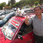 TAXIS. Los vehculos estn identificados por un letrero luminoso y autoadhesivos en los laterales.