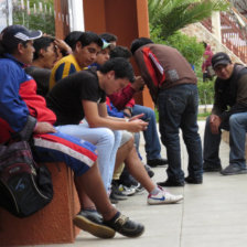 ESPERA. Estudiantes en exmenes.