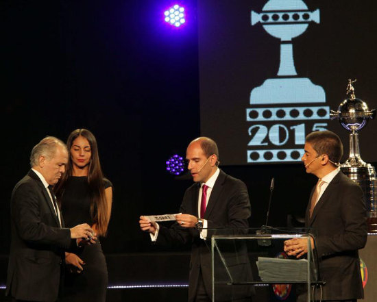 El sorteo de la versin 56 de Copa Libertadores de Amrica se realiz anoche, con la presencia de varias personalidades del ftbol sudamericano.