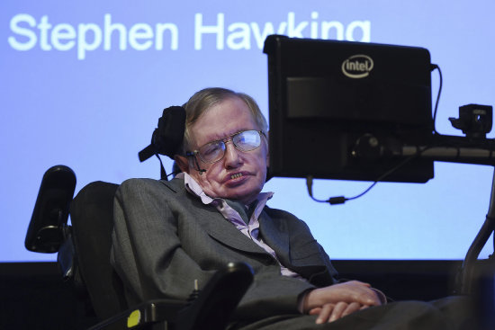 AVANCES. El astrofsico britnico Stephen Hawking da una rueda de prensa en Londres.