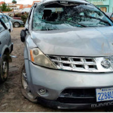 VUELCO. Vagoneta qued destrozada.