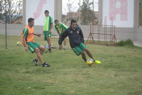 El equipo estudiantil practic en El Bosquecillo.