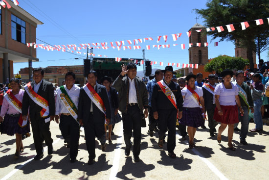 CANDIDATO. El gobernador Esteban Urquizu, ayer, en un acto pblico con el Presidente.