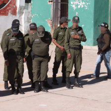 INSTRUCTIVO. Debe ser acatado por policas.